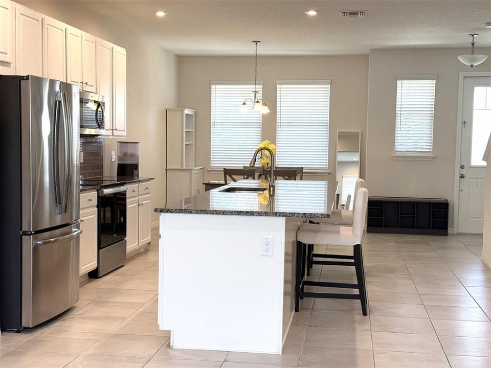 出租: $2,900 (3 贝兹, 2 浴室, 1505 平方英尺)