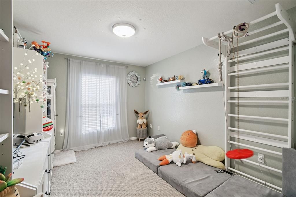 En Venta: $389,000 (4 camas, 2 baños, 2240 Pies cuadrados)