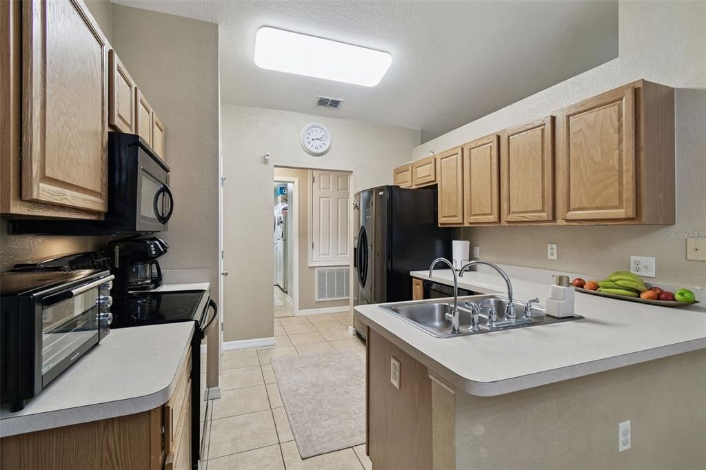 En Venta: $389,000 (4 camas, 2 baños, 2240 Pies cuadrados)