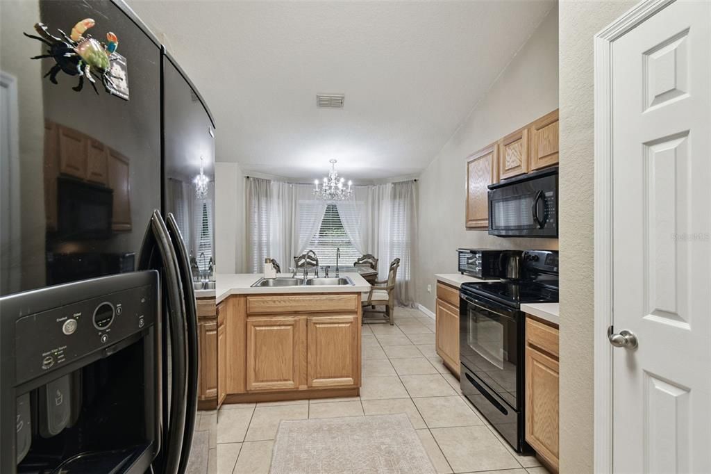 En Venta: $389,000 (4 camas, 2 baños, 2240 Pies cuadrados)