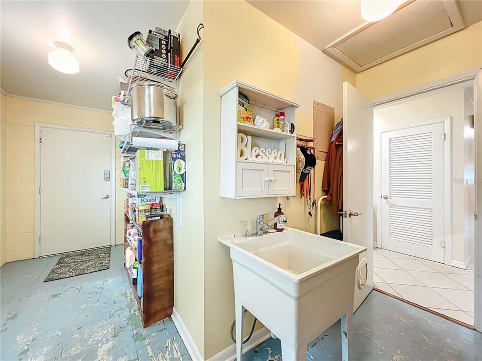 For Sale: $789,000 (3 beds, 2 baths, 1612 Square Feet)