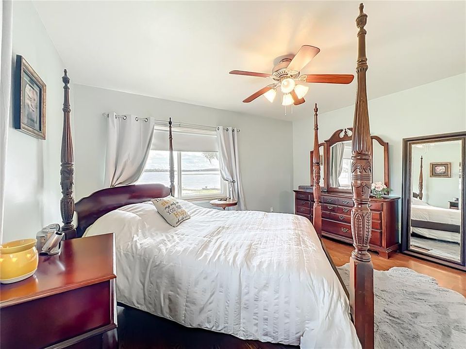 For Sale: $789,000 (3 beds, 2 baths, 1612 Square Feet)