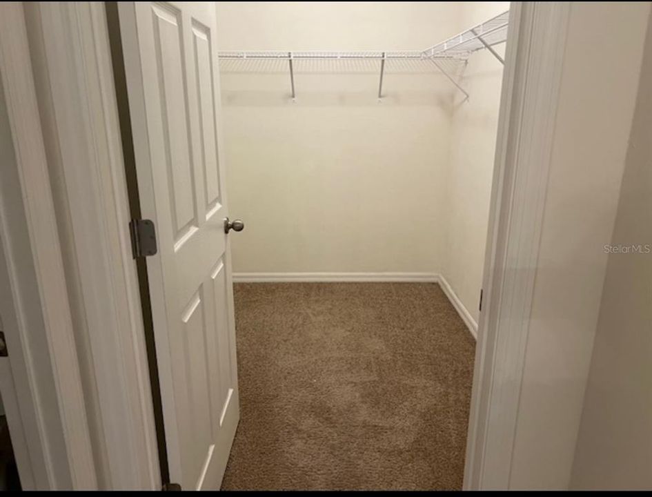 For Rent: $1,950 (3 beds, 2 baths, 1828 Square Feet)