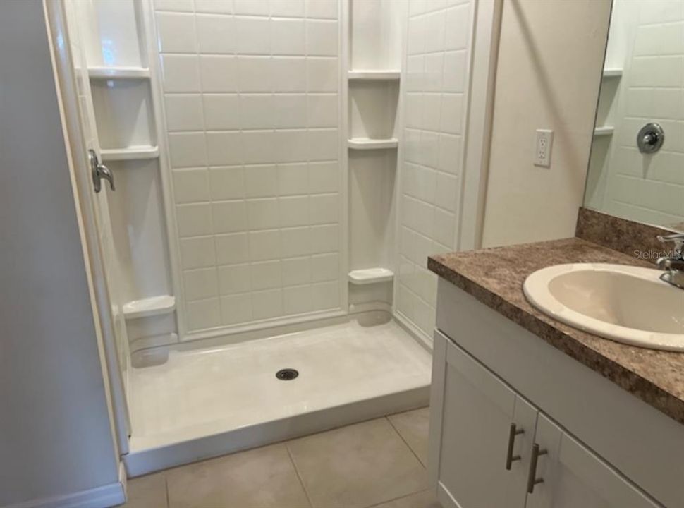 For Rent: $1,950 (3 beds, 2 baths, 1828 Square Feet)