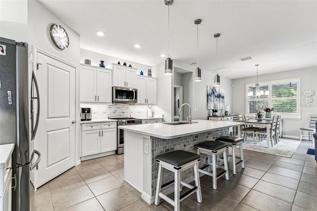 For Sale: $448,900 (3 beds, 2 baths, 1722 Square Feet)