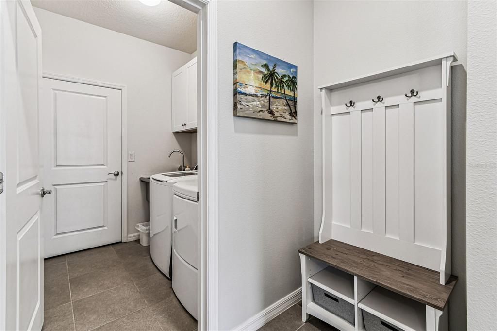 For Sale: $448,900 (3 beds, 2 baths, 1722 Square Feet)