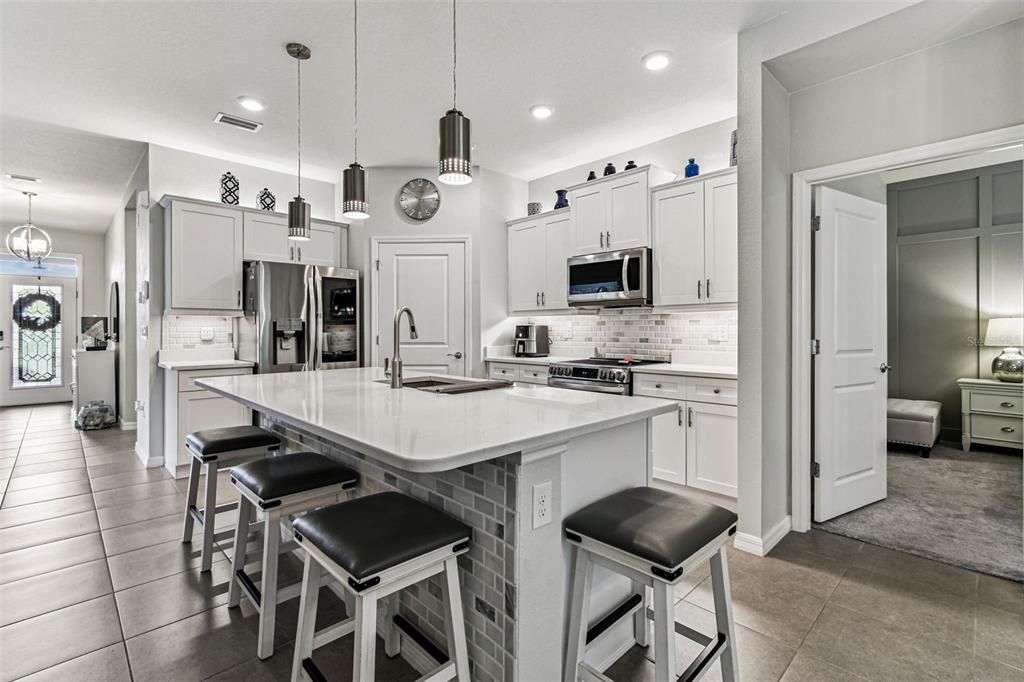 For Sale: $448,900 (3 beds, 2 baths, 1722 Square Feet)