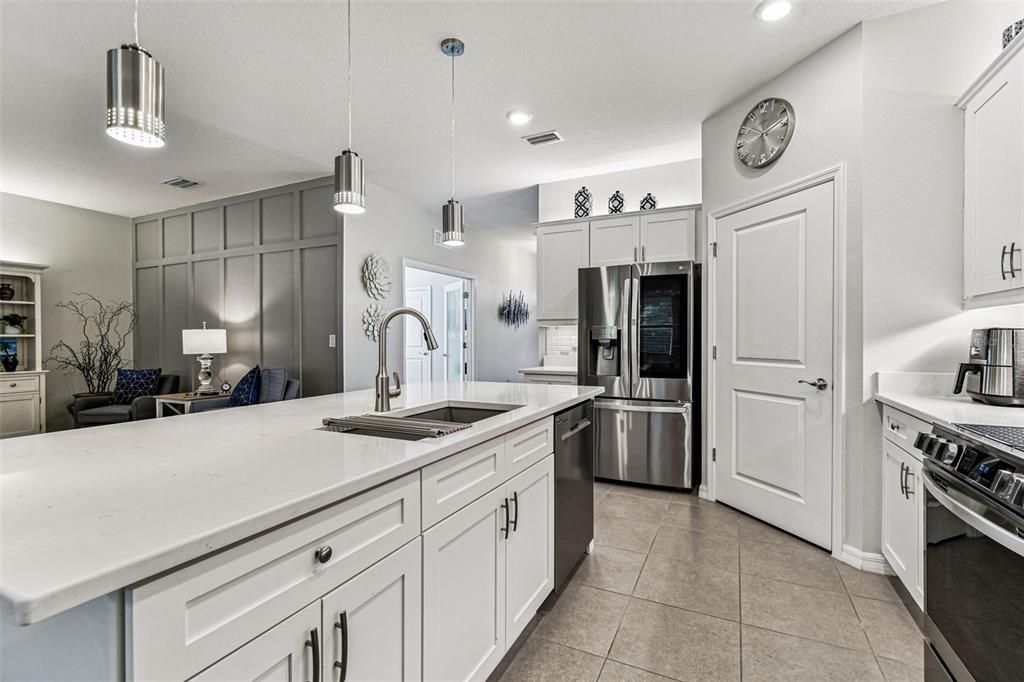 For Sale: $448,900 (3 beds, 2 baths, 1722 Square Feet)