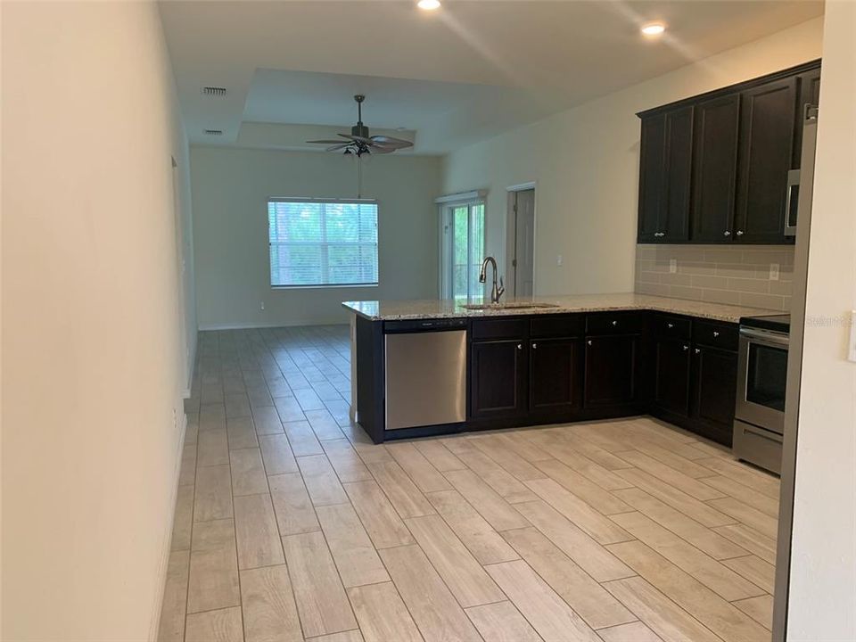 For Rent: $2,250 (3 beds, 2 baths, 1648 Square Feet)