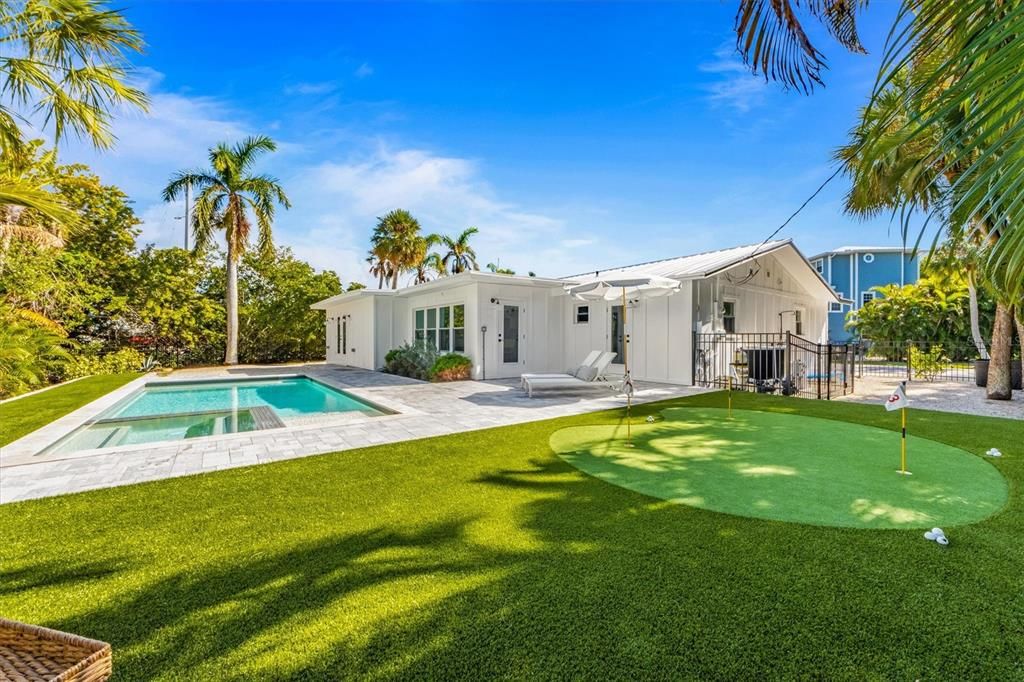 For Sale: $1,535,000 (3 beds, 3 baths, 1621 Square Feet)