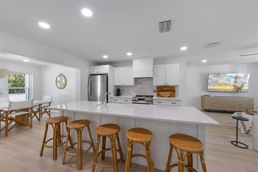 For Sale: $1,535,000 (3 beds, 3 baths, 1621 Square Feet)