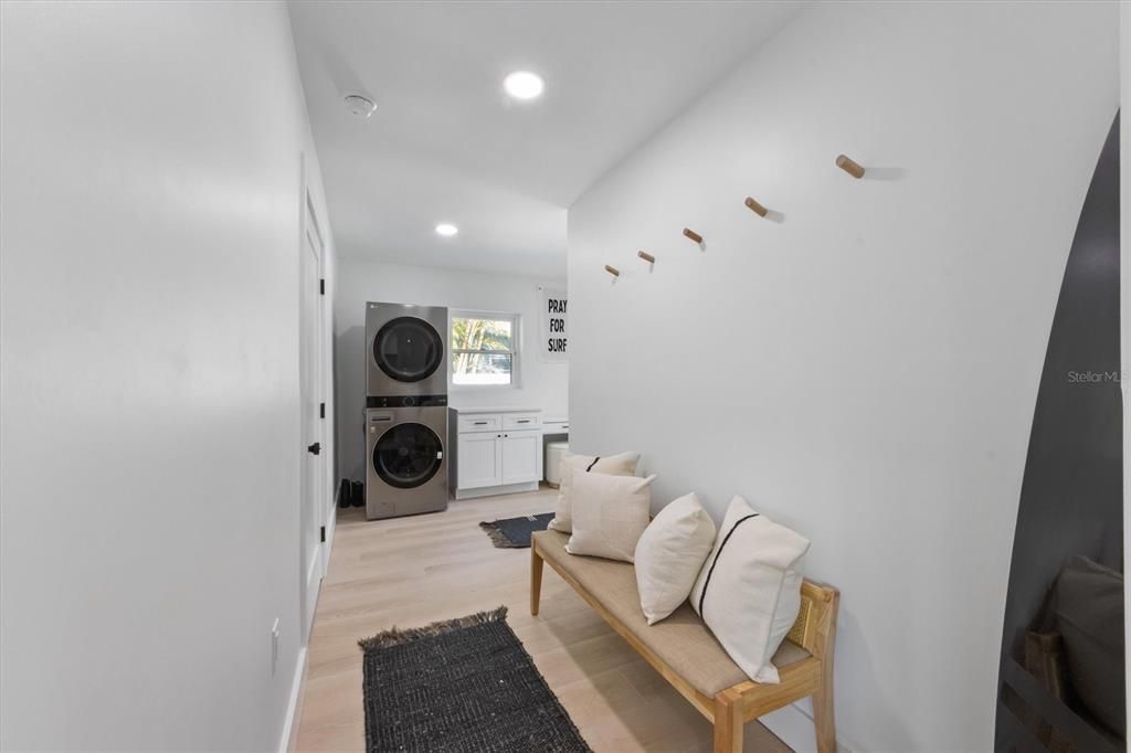 For Sale: $1,535,000 (3 beds, 3 baths, 1621 Square Feet)