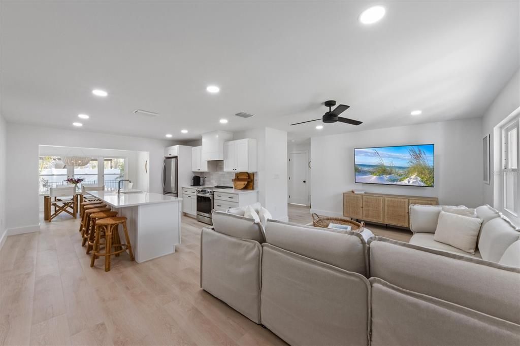 For Sale: $1,535,000 (3 beds, 3 baths, 1621 Square Feet)