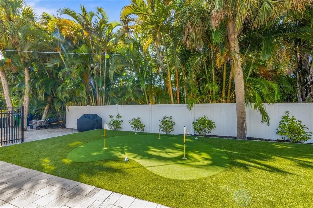 For Sale: $1,535,000 (3 beds, 3 baths, 1621 Square Feet)