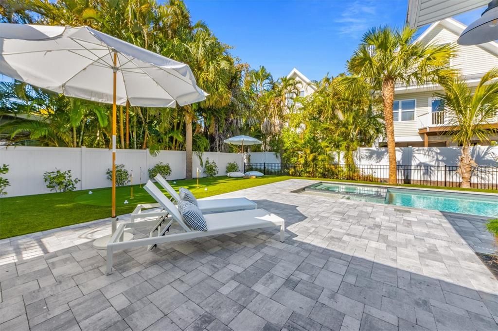 For Sale: $1,535,000 (3 beds, 3 baths, 1621 Square Feet)