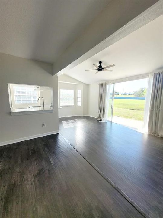 For Rent: $1,750 (3 beds, 3 baths, 1386 Square Feet)