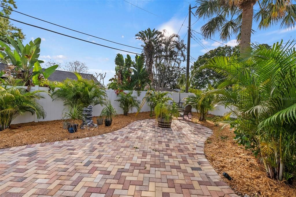 For Rent: $2,650 (3 beds, 2 baths, 1334 Square Feet)