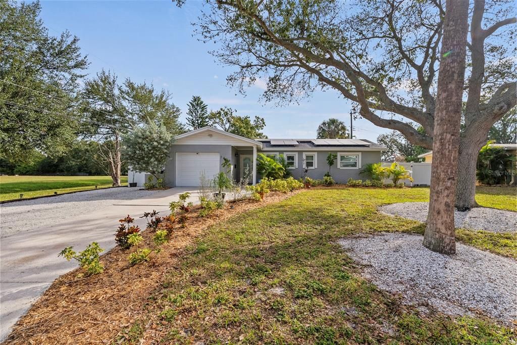 For Rent: $2,650 (3 beds, 2 baths, 1334 Square Feet)