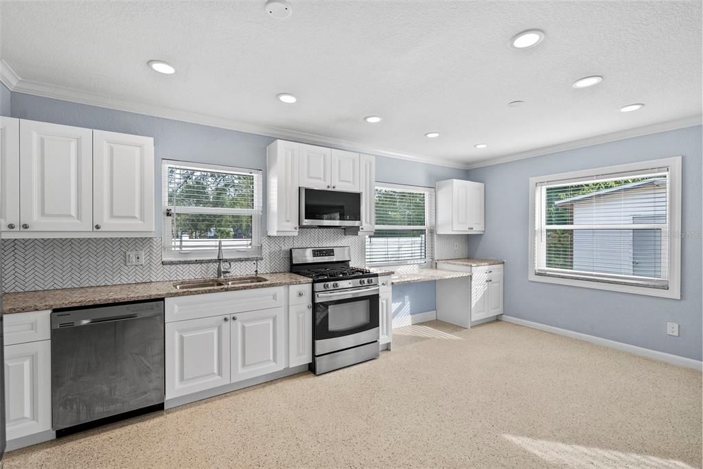 For Rent: $2,650 (3 beds, 2 baths, 1334 Square Feet)