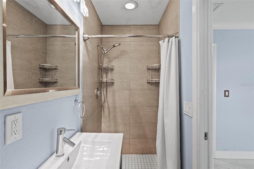 For Rent: $2,650 (3 beds, 2 baths, 1334 Square Feet)