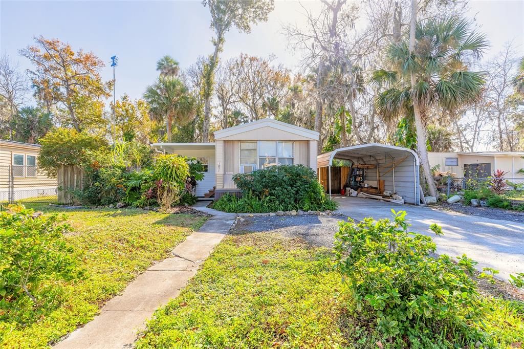 For Sale: $185,000 (2 beds, 2 baths, 1048 Square Feet)