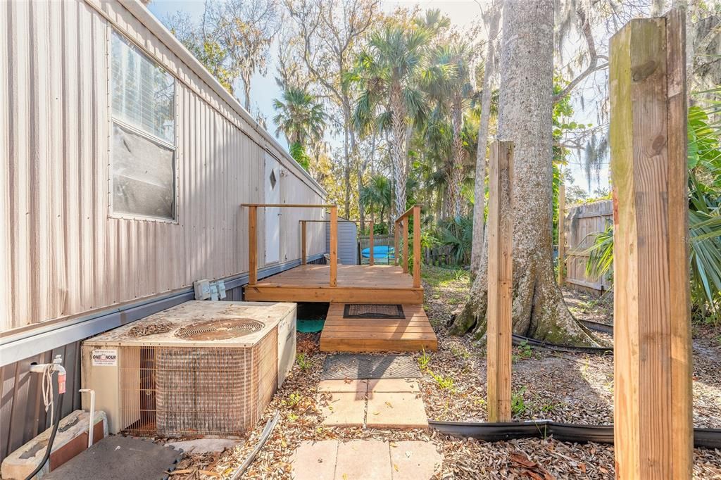 For Sale: $185,000 (2 beds, 2 baths, 1048 Square Feet)