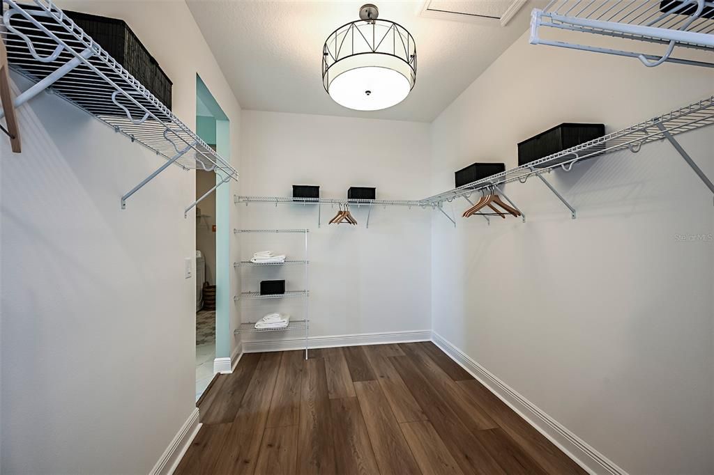 En Venta: $499,990 (4 camas, 3 baños, 2261 Pies cuadrados)