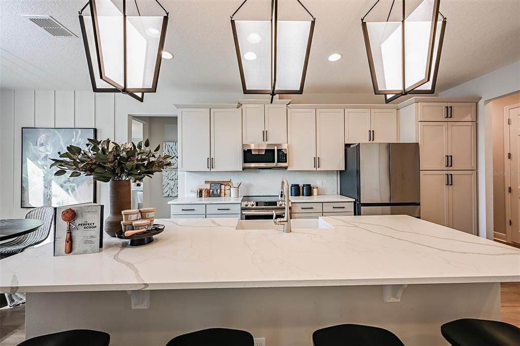 En Venta: $499,990 (4 camas, 3 baños, 2261 Pies cuadrados)