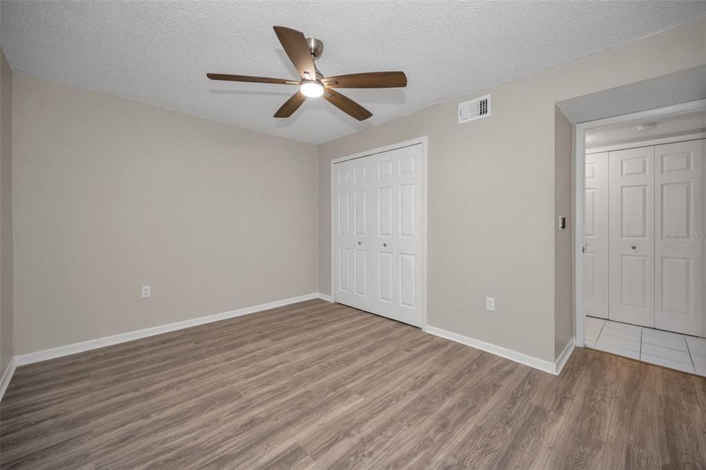 For Sale: $169,900 (2 beds, 2 baths, 995 Square Feet)