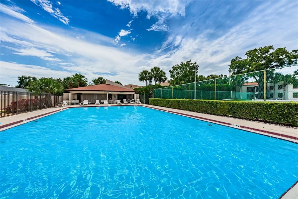 For Sale: $169,900 (2 beds, 2 baths, 995 Square Feet)