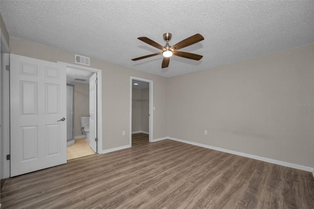 For Sale: $169,900 (2 beds, 2 baths, 995 Square Feet)