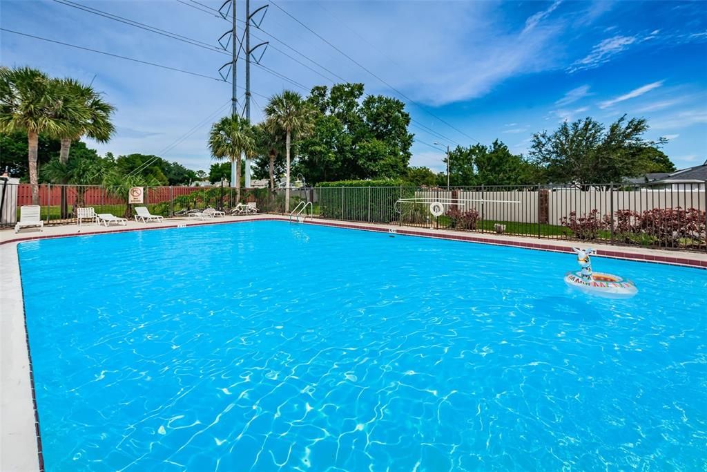 For Sale: $169,900 (2 beds, 2 baths, 995 Square Feet)