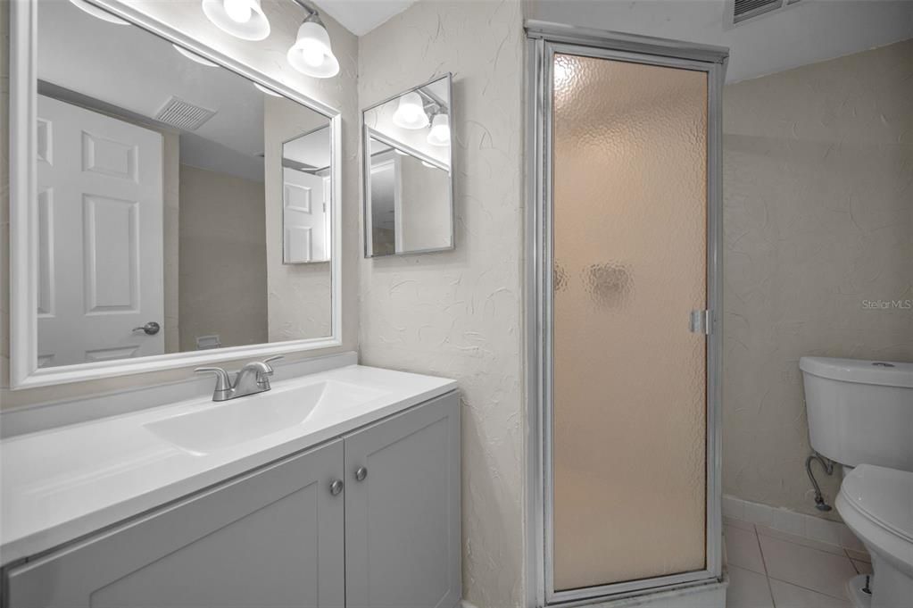 For Sale: $169,900 (2 beds, 2 baths, 995 Square Feet)