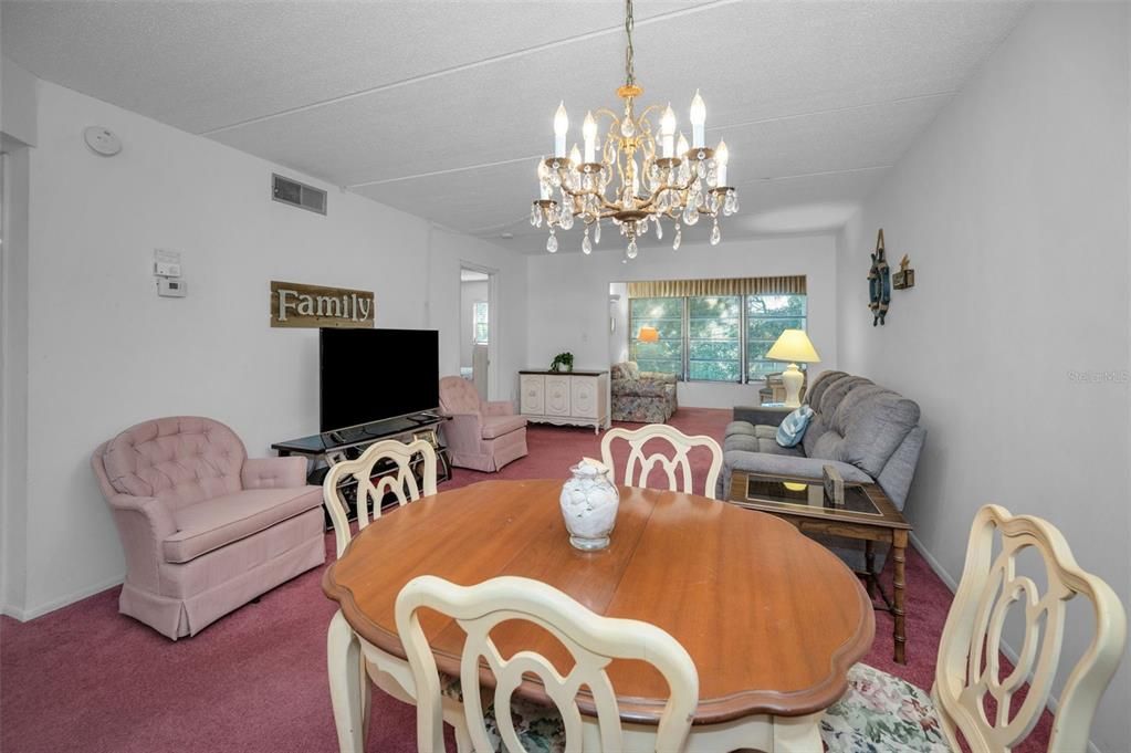 For Sale: $135,000 (2 beds, 2 baths, 934 Square Feet)