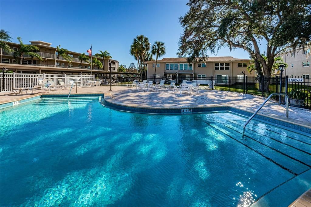 For Sale: $135,000 (2 beds, 2 baths, 934 Square Feet)