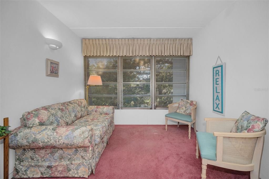 For Sale: $135,000 (2 beds, 2 baths, 934 Square Feet)