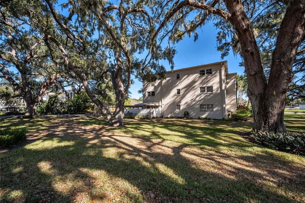 For Sale: $135,000 (2 beds, 2 baths, 934 Square Feet)