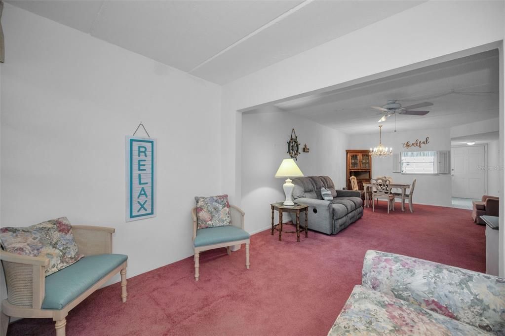 For Sale: $135,000 (2 beds, 2 baths, 934 Square Feet)