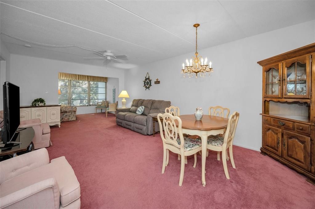 For Sale: $135,000 (2 beds, 2 baths, 934 Square Feet)