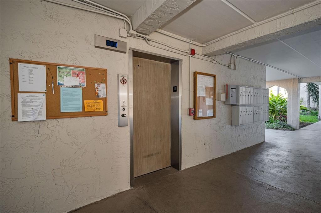 For Sale: $135,000 (2 beds, 2 baths, 934 Square Feet)