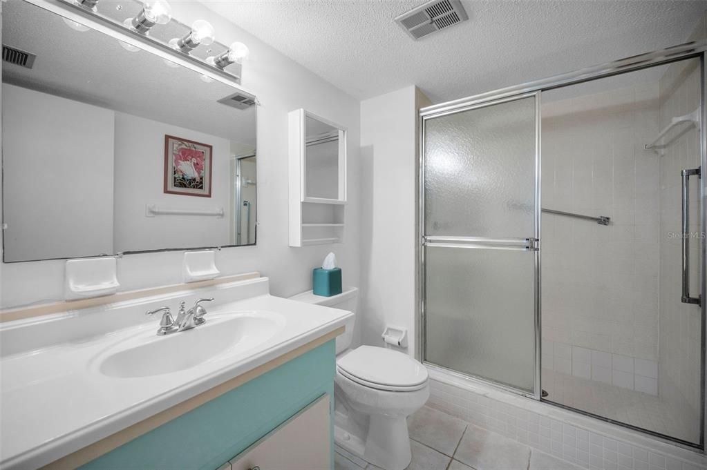 For Sale: $135,000 (2 beds, 2 baths, 934 Square Feet)
