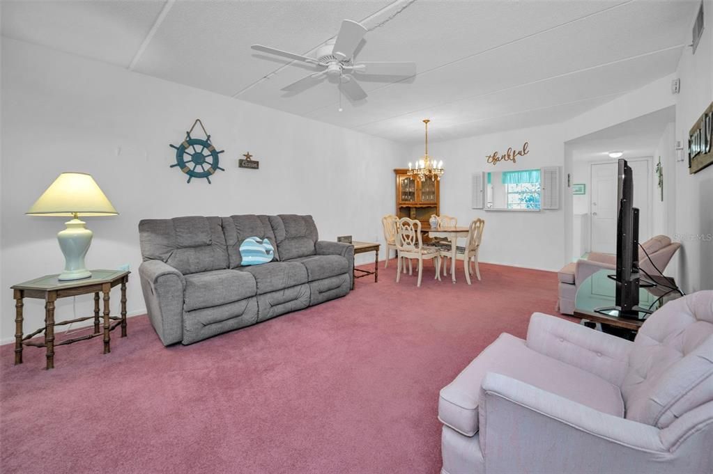 For Sale: $135,000 (2 beds, 2 baths, 934 Square Feet)