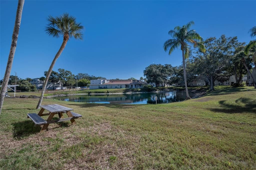 For Sale: $135,000 (2 beds, 2 baths, 934 Square Feet)