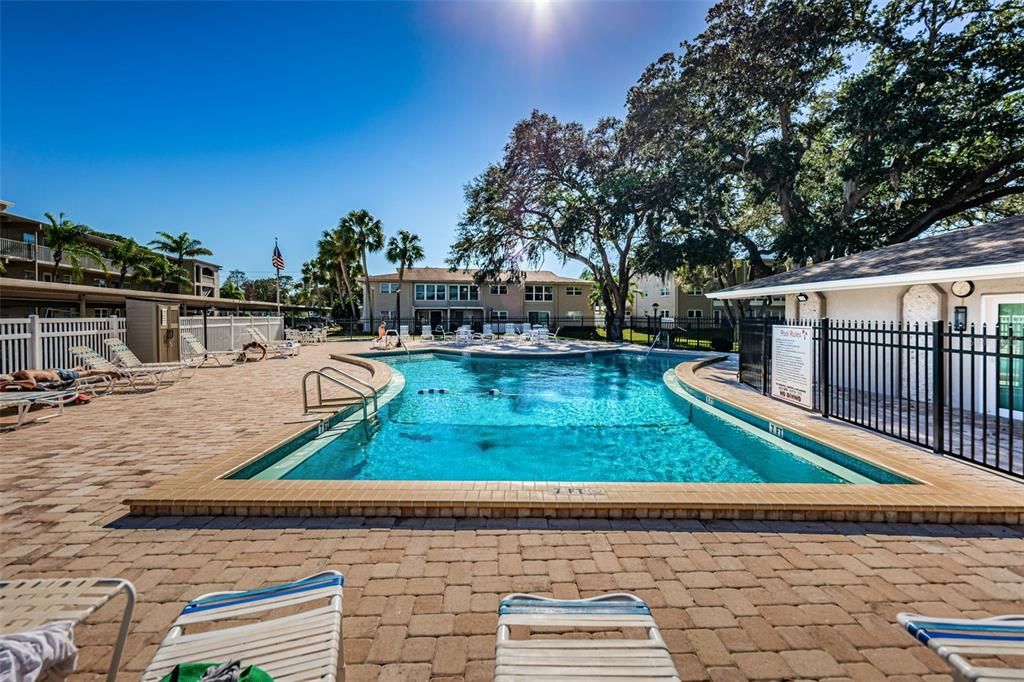 For Sale: $135,000 (2 beds, 2 baths, 934 Square Feet)