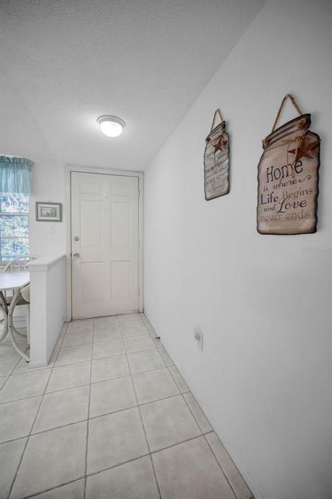 For Sale: $135,000 (2 beds, 2 baths, 934 Square Feet)