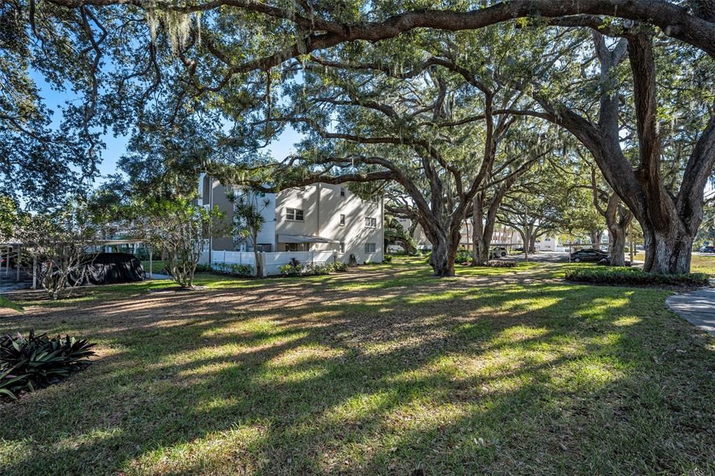 For Sale: $135,000 (2 beds, 2 baths, 934 Square Feet)