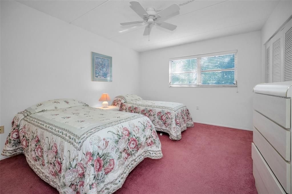 For Sale: $135,000 (2 beds, 2 baths, 934 Square Feet)