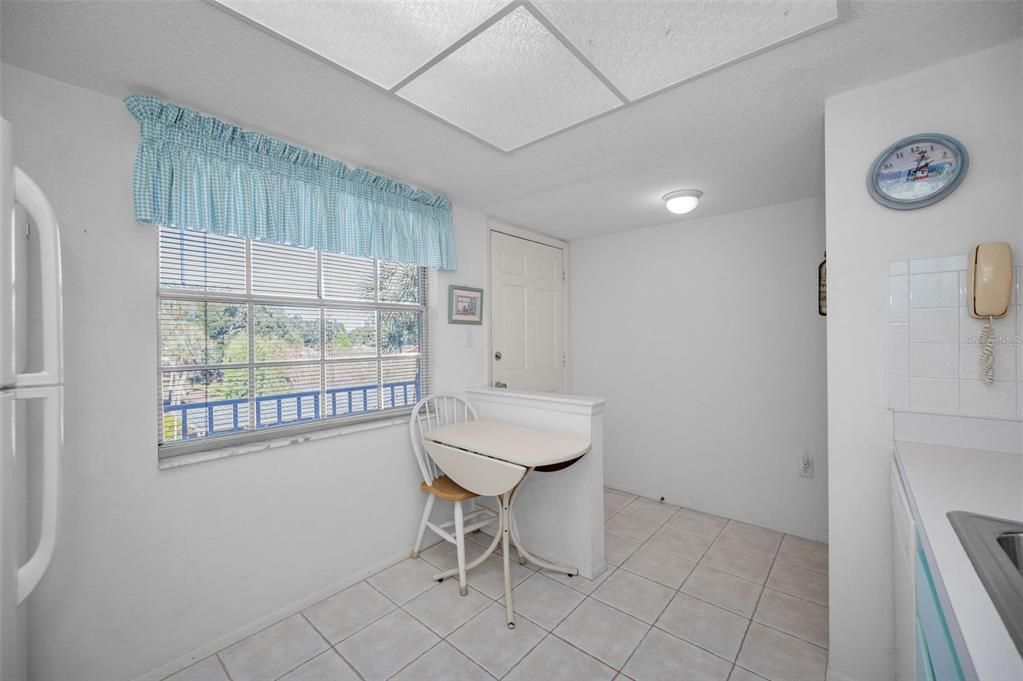For Sale: $135,000 (2 beds, 2 baths, 934 Square Feet)