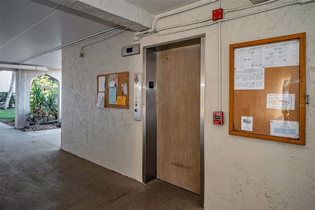 For Sale: $135,000 (2 beds, 2 baths, 934 Square Feet)