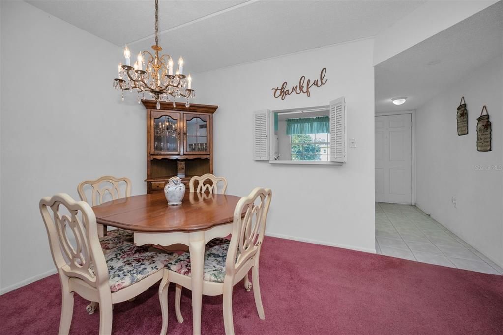 For Sale: $135,000 (2 beds, 2 baths, 934 Square Feet)